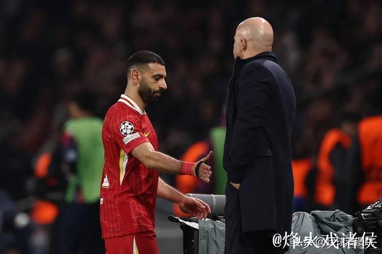 尘埃落定!利物浦风暴暂停 34岁定海神针调停 萨拉赫开心踢非洲杯 尘埃落定!利物浦风暴暂停 34岁定海神针调停 萨拉赫开心踢非洲杯